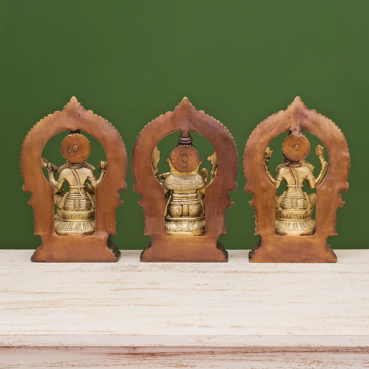 ब्रासोरा® वृंदावन वेणुगोपाल कृष्ण पीतल की प्रतिमा मोर के साथ | एंटीक नीला और सुनहरा रंग | ऊँचाई 20 इंच