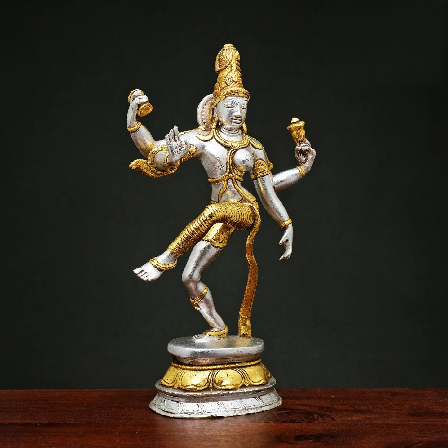 ब्रासोरा® वृंदावन वेणुगोपाल कृष्ण पीतल की प्रतिमा मोर के साथ | एंटीक नीला और सुनहरा रंग | ऊँचाई 20 इंच