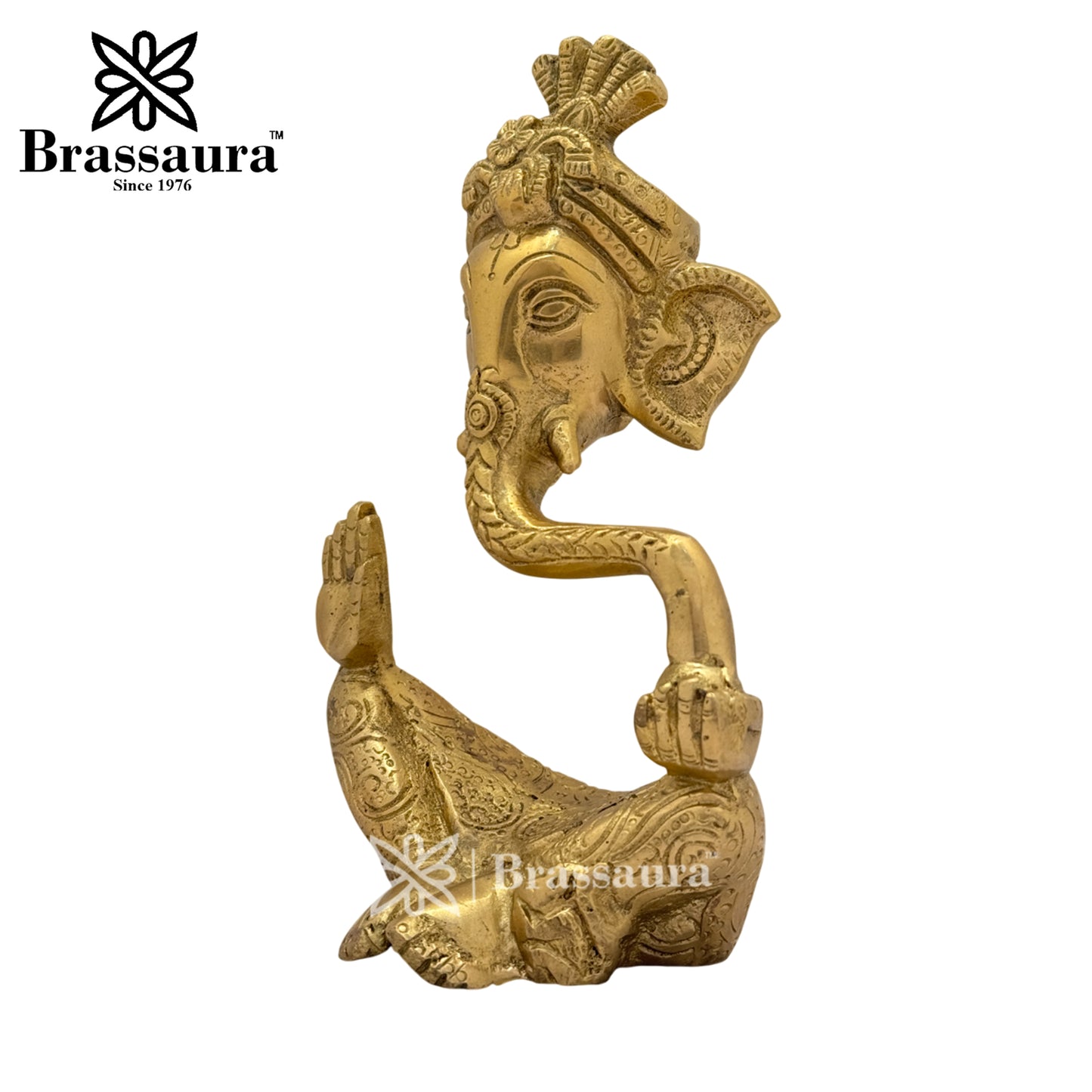 Brass Beautiful Ganesha Idol for Home and Decor Weight 1.2 Kg Height 18 cm