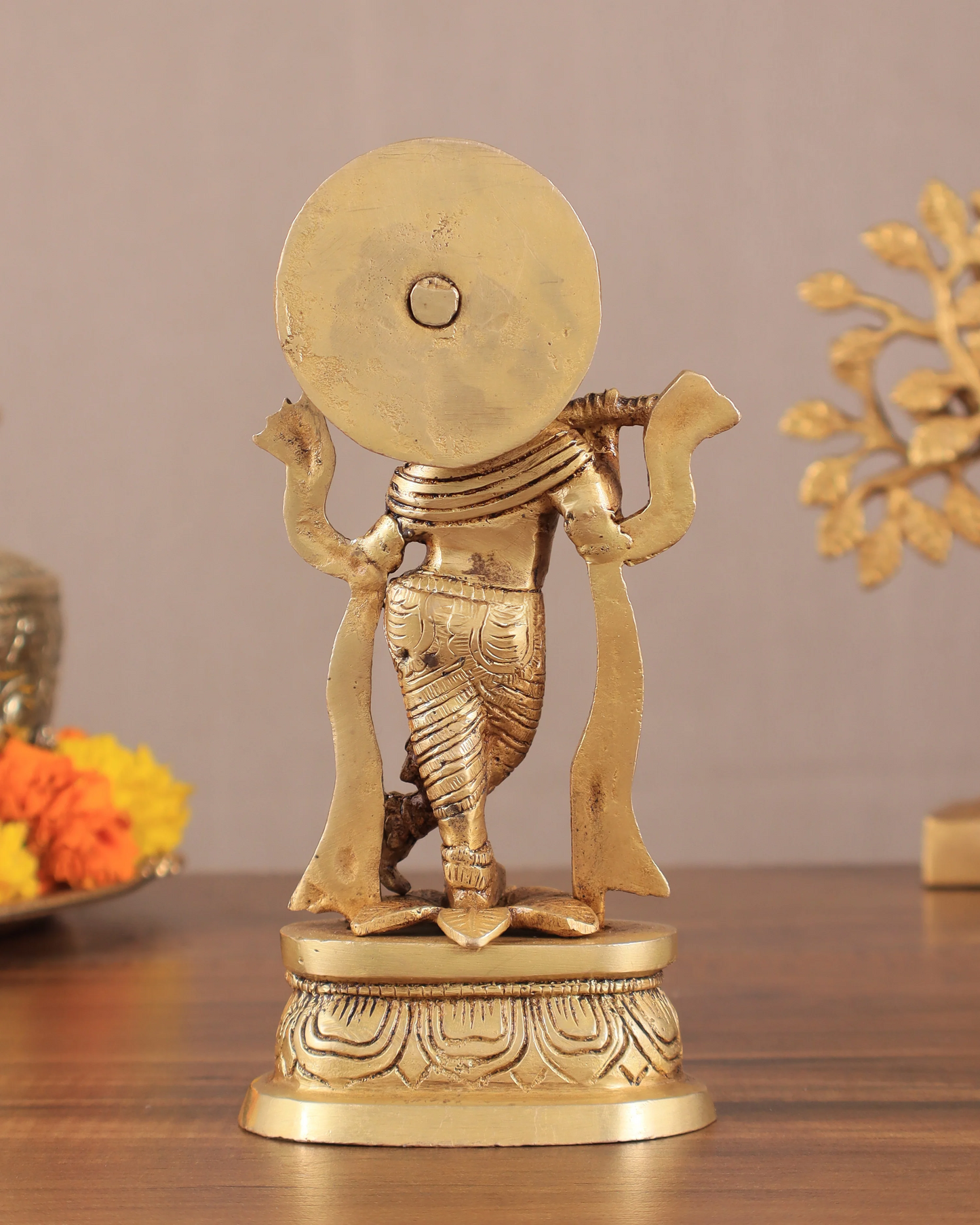 Brassaura® Lord Krishna Playing Flute Brass Idol | Pure Brass Golden Finish | Brass Murti for Home Temple, Pooja Room, Spiritual Décor & Luxury Gifting | Height 7 Inches | Weight 1 Kg
