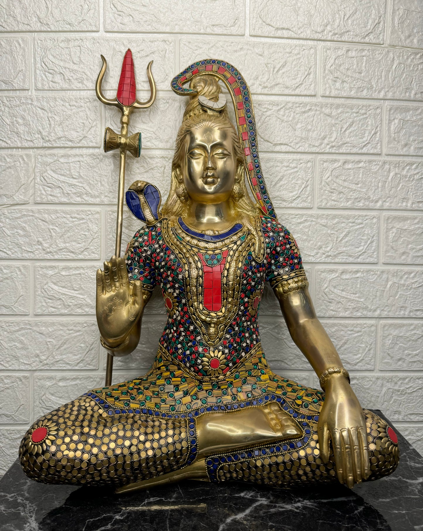 Brassaura™ Brass Shiva Idol Adorned with Gem Stones –– Height 20 Inches & Weight 13.7 Kgs | Traditional Décor