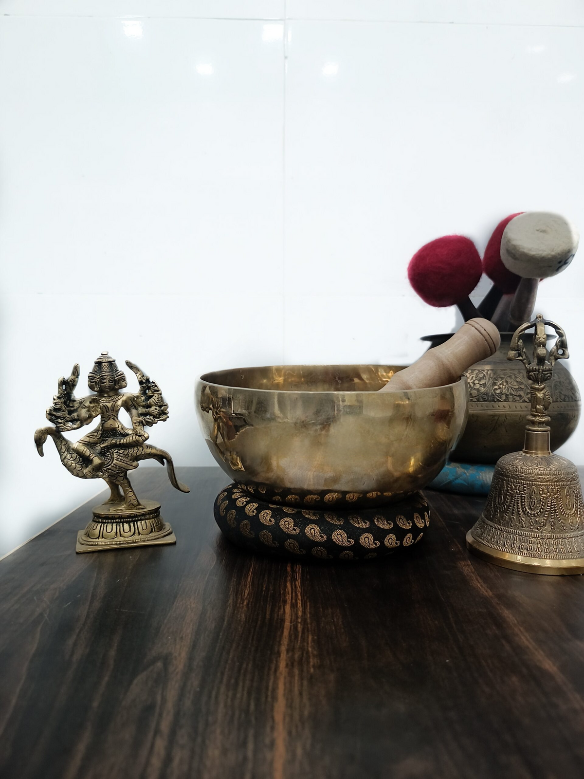 Brassaura® Handcrafted 7 Chakra Singing Bowl Set | Tuned C, D, E, F, G, A & B Notes | Himalayan Sound Healing Bowls for Meditation & Yoga
