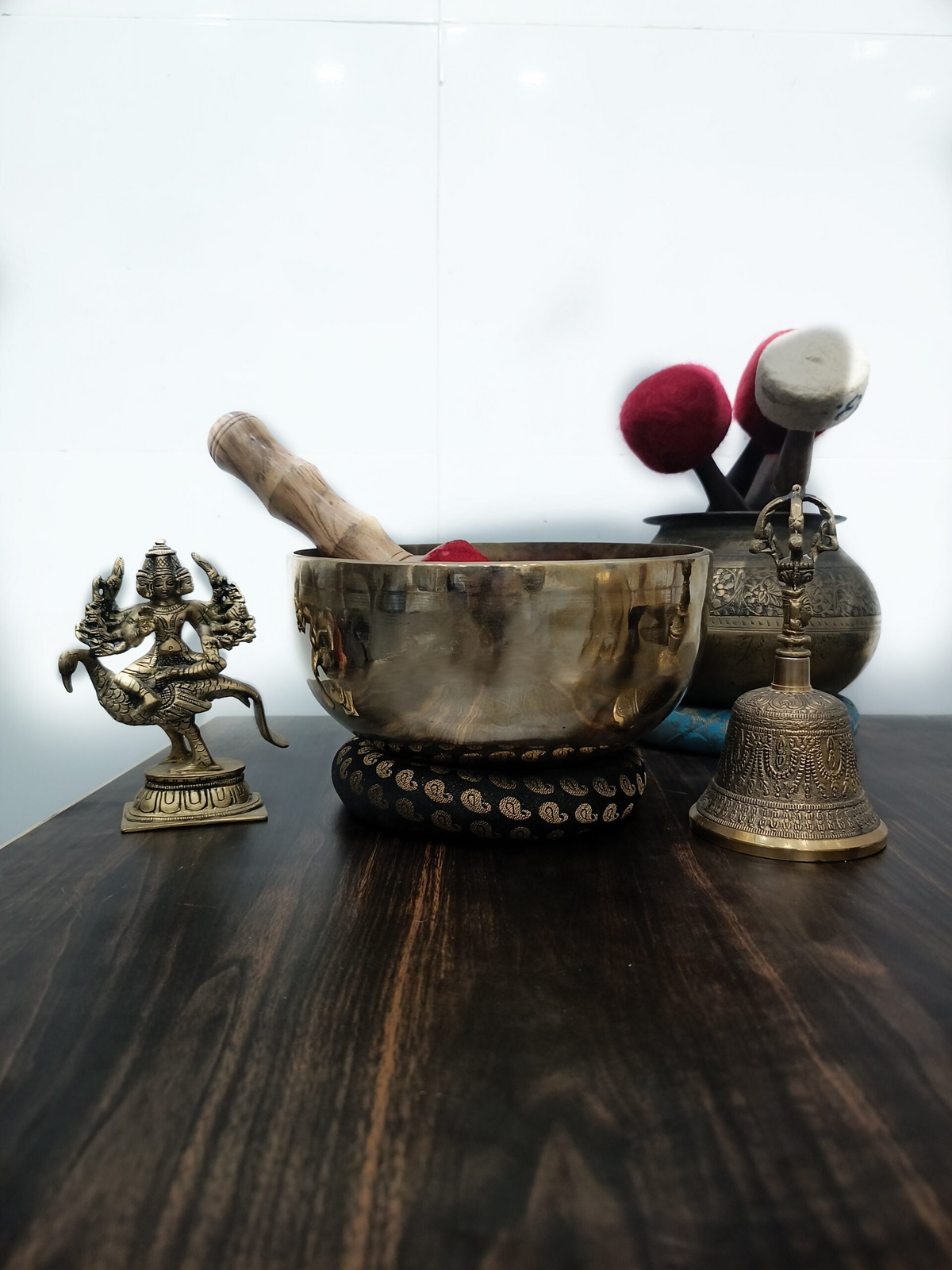 Brassaura® Handcrafted 7 Chakra Singing Bowl Set | Tuned C, D, E, F, G, A & B Notes | Himalayan Sound Healing Bowls for Meditation & Yoga