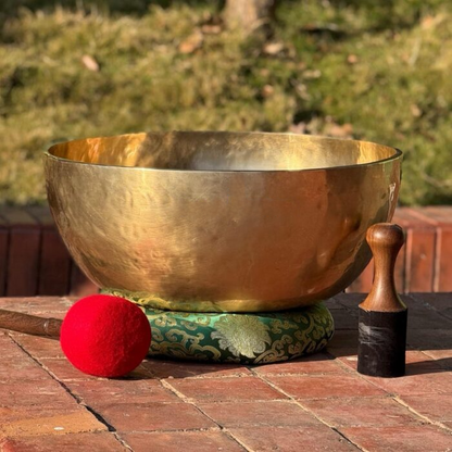 Brassaura® Large Hand-Hammered Tibetan Singing Bowl with Golden, Matt & Tiger Finish | Handcrafted Bell Metal Sound Healing Bowl | Sizes 14