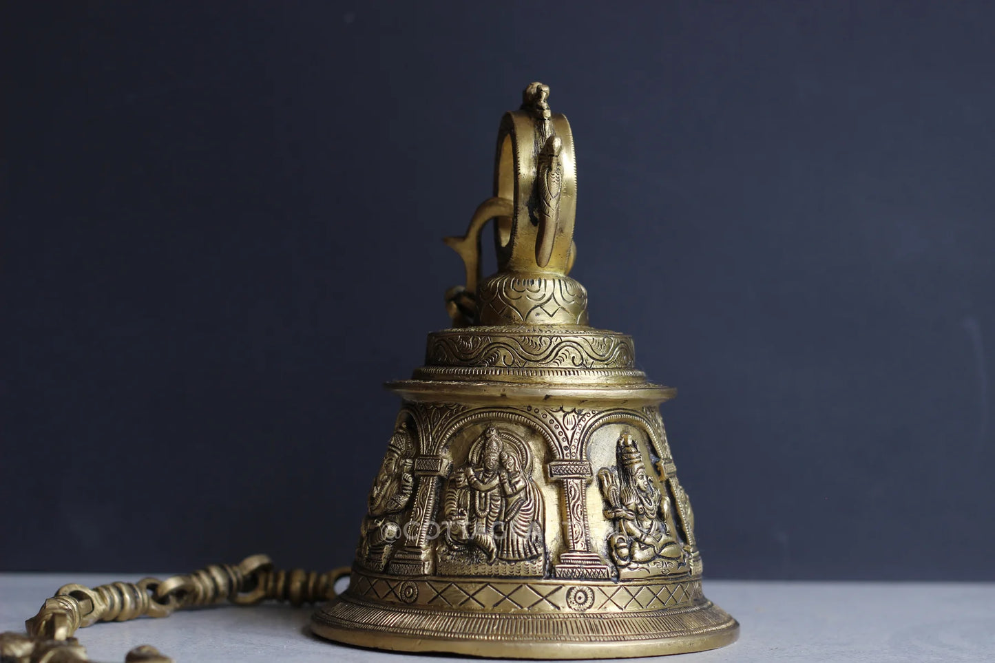 ब्रासोरा® वृंदावन वेणुगोपाल कृष्ण पीतल की प्रतिमा मोर के साथ | एंटीक नीला और सुनहरा रंग | ऊँचाई 20 इंच