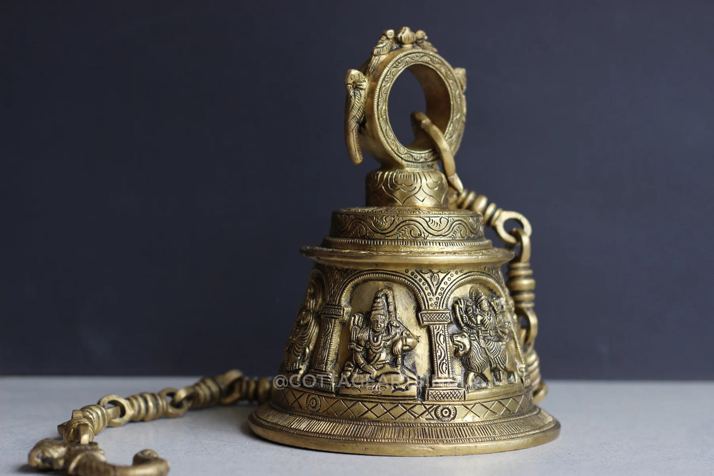 ब्रासोरा® वृंदावन वेणुगोपाल कृष्ण पीतल की प्रतिमा मोर के साथ | एंटीक नीला और सुनहरा रंग | ऊँचाई 20 इंच