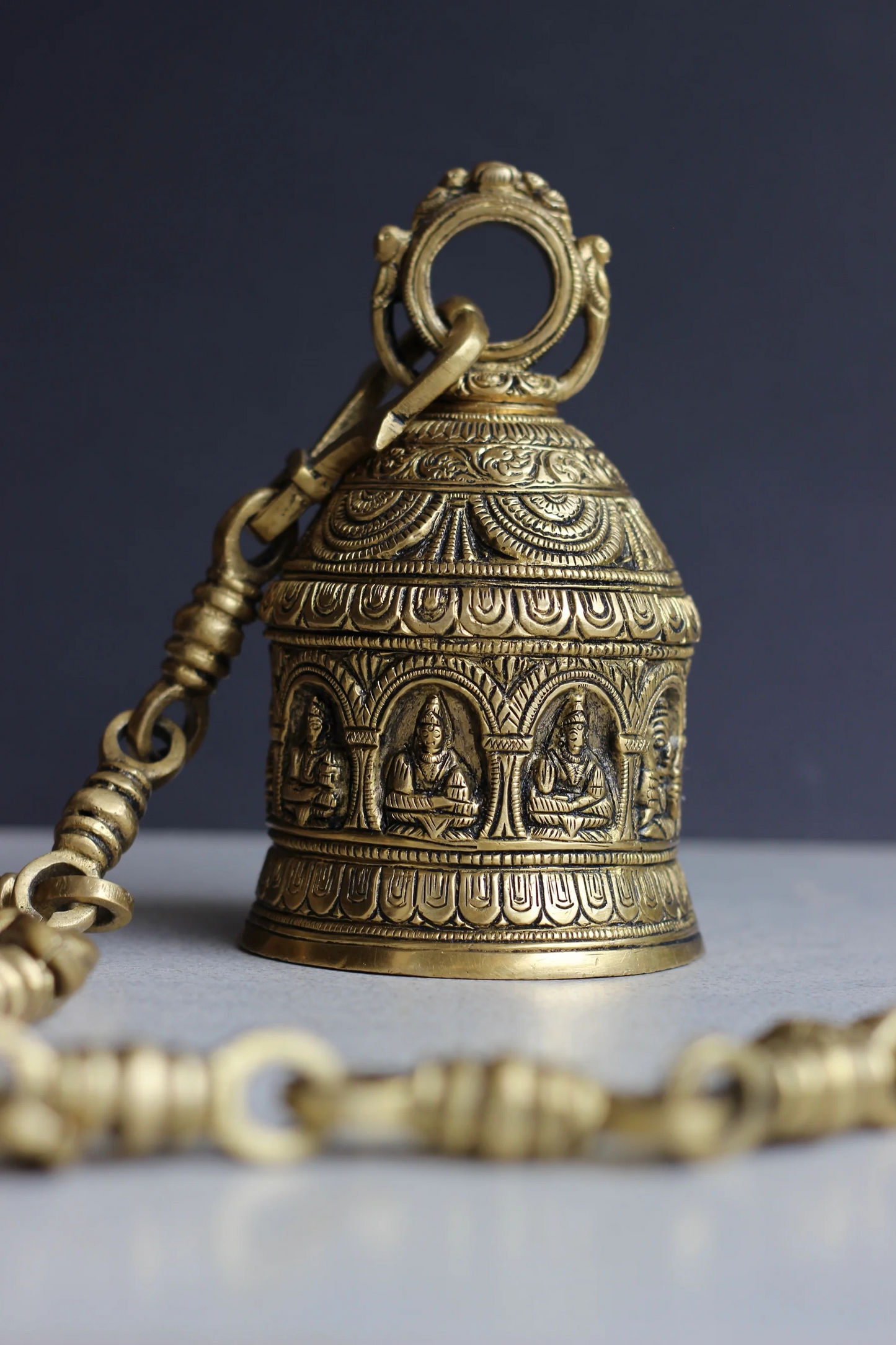 ब्रासोरा® वृंदावन वेणुगोपाल कृष्ण पीतल की प्रतिमा मोर के साथ | एंटीक नीला और सुनहरा रंग | ऊँचाई 20 इंच