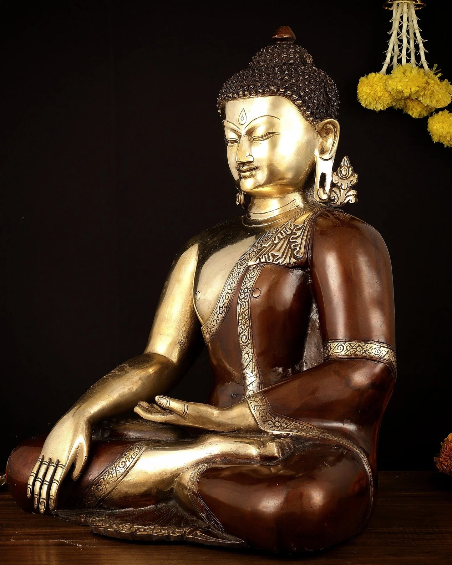 Brass Bhumisprasa Buddha Statue Weight 19.25 kg & Height 14 Inch