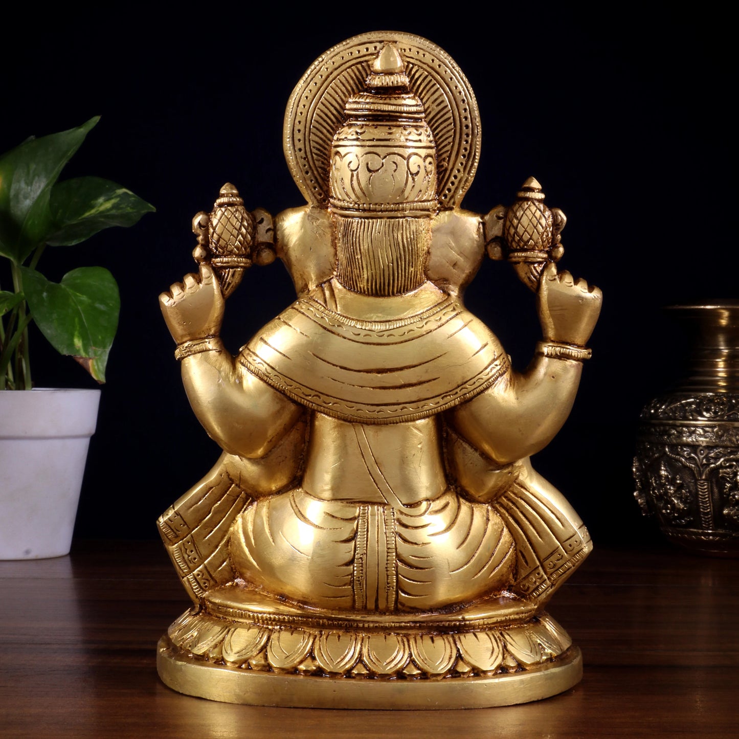 ब्रैसौरा® ब्रास गणेश प्रतिमा बैठी हुई, बायीं सूंड के साथ | ऊंचाई 8 इंच