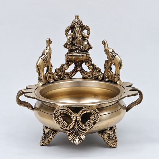 Brassaura® Ganesha Urli with Elephant Backrest and Antique Finish | Pure Superfine Brass Handcrafted Murti | Brass Statue for Home Temple, Pooja Room | Height 7.5 Inches | Weight 1.66 Kgs