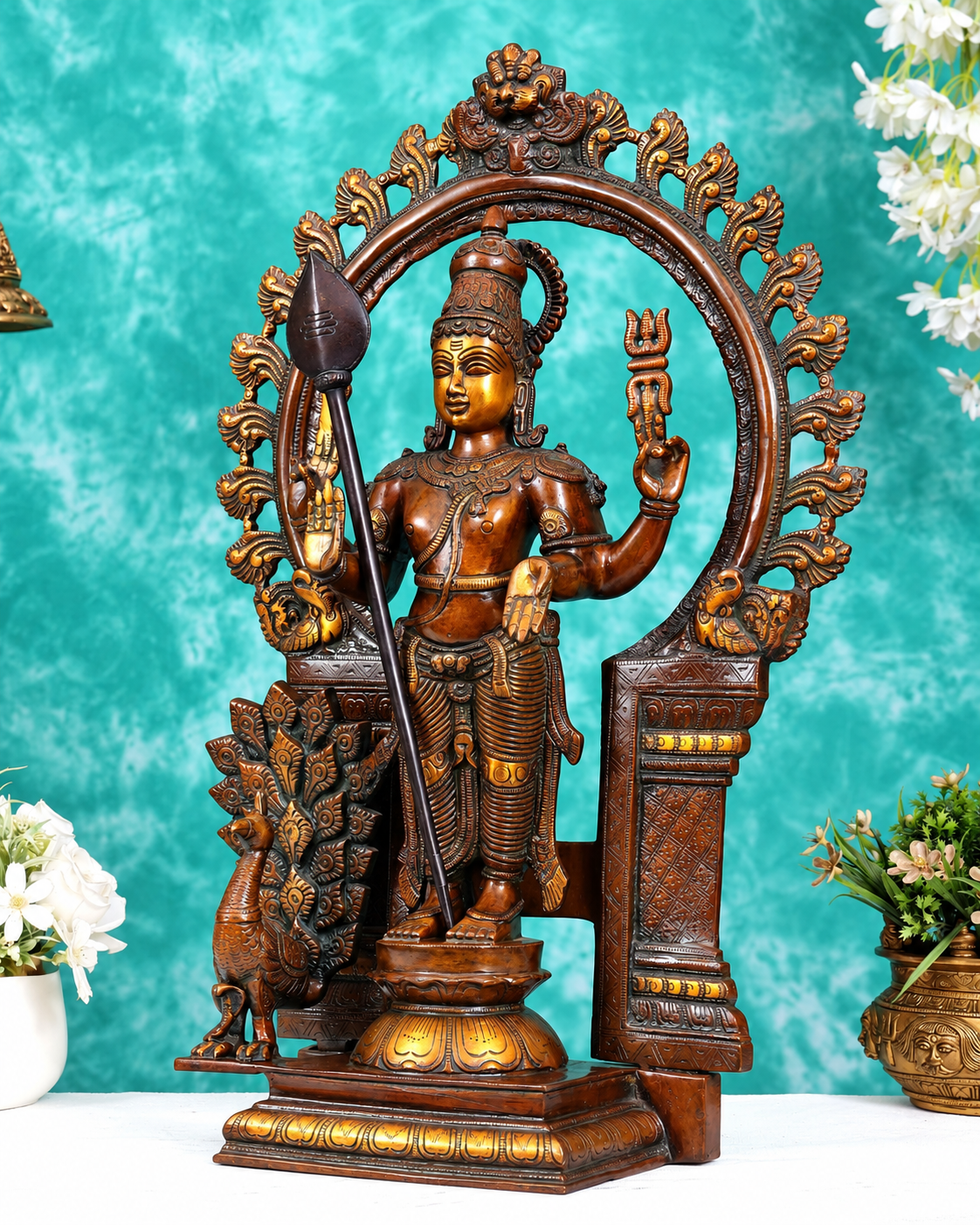ब्रासोरा® वृंदावन वेणुगोपाल कृष्ण पीतल की प्रतिमा मोर के साथ | एंटीक नीला और सुनहरा रंग | ऊँचाई 20 इंच