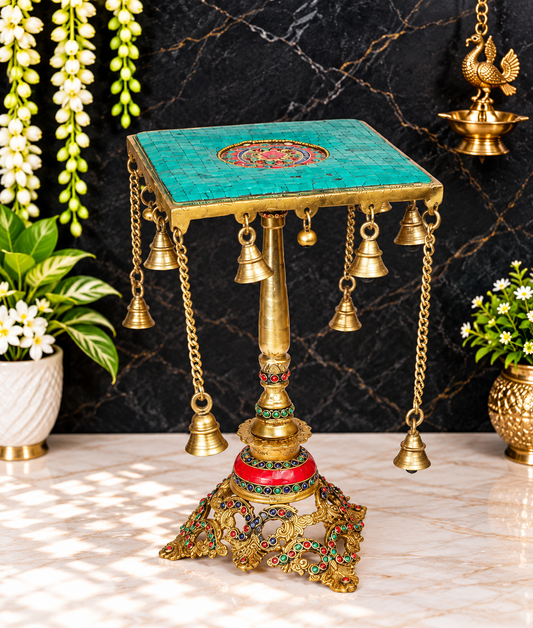 ब्रासौरा™ पीतल पूजा चौकी लटकती घंटियों के साथ – ऊंचाई 9.2 इंच और वज़न 5 किलोग्राम | पारंपरिक मंदिर एक्सेंट