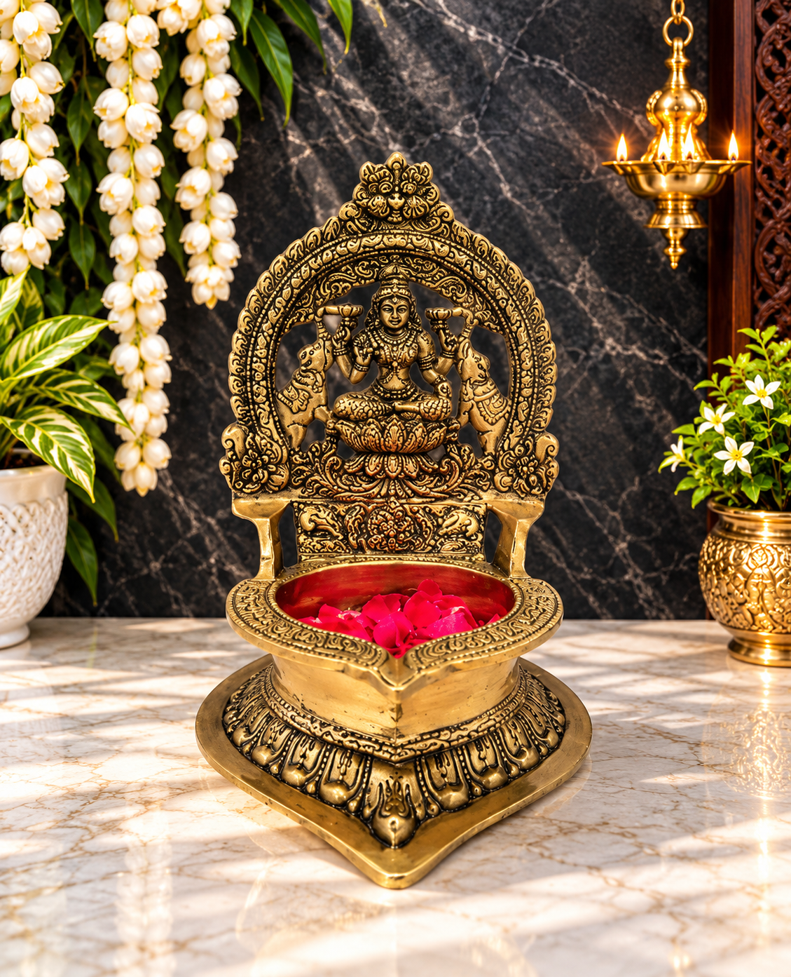 ब्रसौरा™ ब्रास लक्ष्मी दीया मूर्ति - ऊंचाई 11.8 इंच और वजन 4 किलोग्राम | घर और पूजा की सजावट