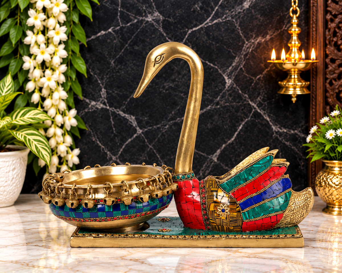ब्रासौर® स्वान ब्रास उर्ली बाउल इनले वर्क और हैंगिंग बेल्स के साथ | शुद्ध पीतल | ऊंचाई 10 इंच और वज़न 4.19 किलोग्राम