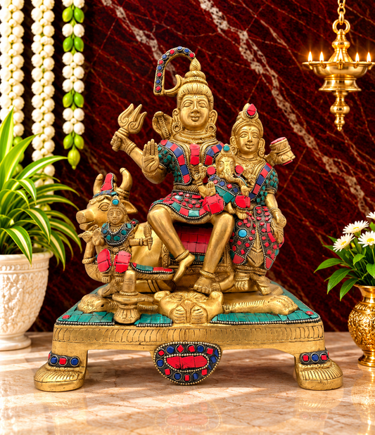पीतल की बड़ी रत्नजड़ित शिव परिवार मूर्ति, घर और सजावट के लिए, वज़न 8.3 किग्रा, ऊँचाई 32 सेमी