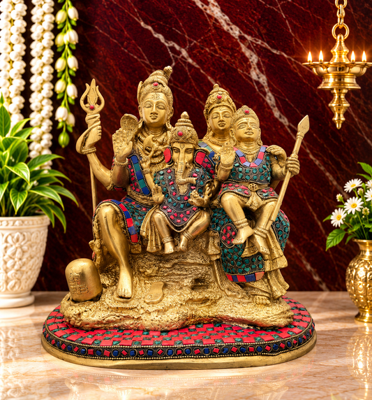 घर और सजावट के लिए पीतल रत्न जड़ित काम शिव परिवार मूर्ति, ऊंचाई 30 सेमी, वज़न 9.5 किलोग्राम