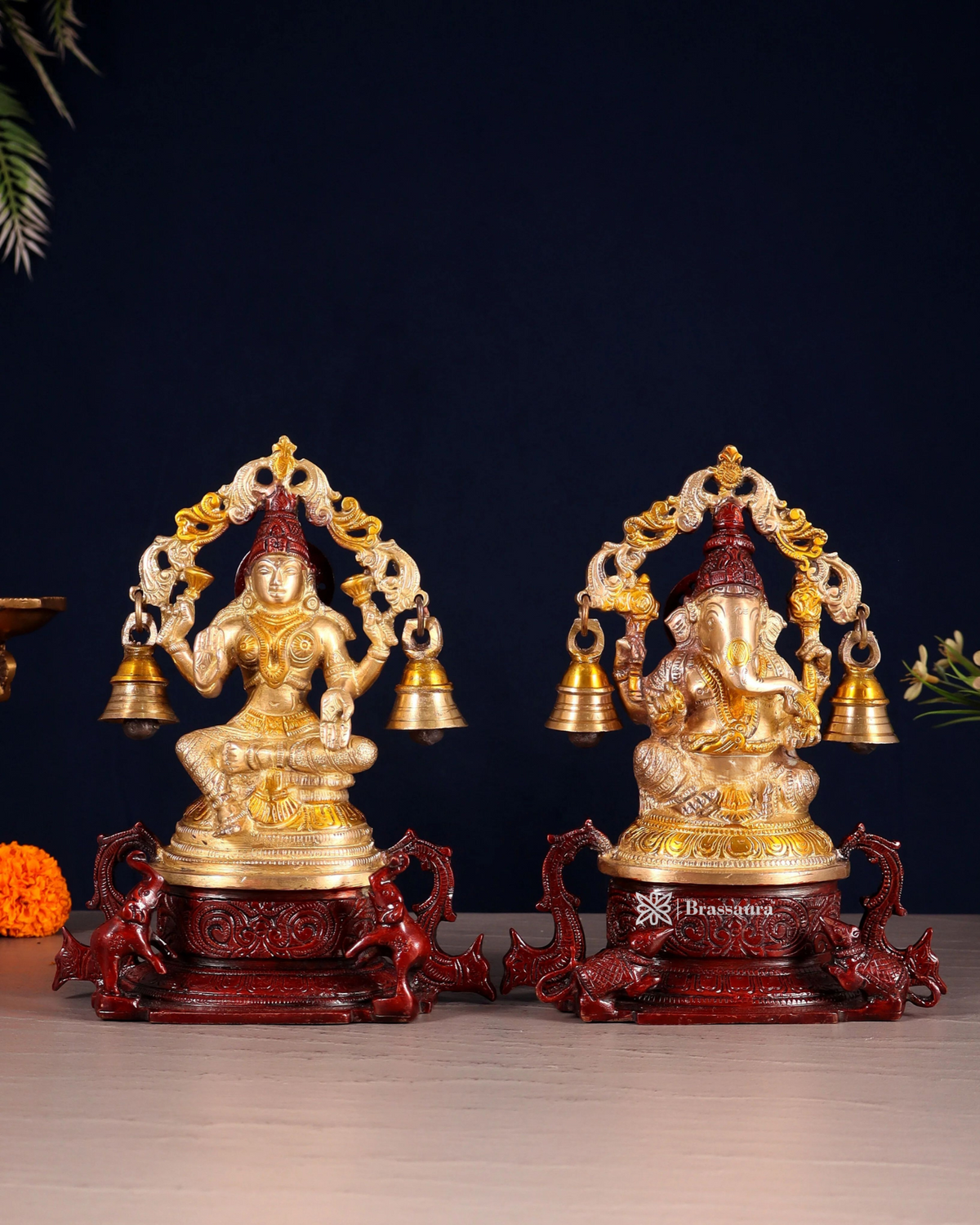 Brassaura® Artistic Lakshmi Ganesha Idol Set with Fine Traditional Detailing | Pure Superfine Brass Handcrafted Murti | Brass Statue for Home Temple, Pooja Room | Height 8.2 Inches | Weight 4.34 Kgs