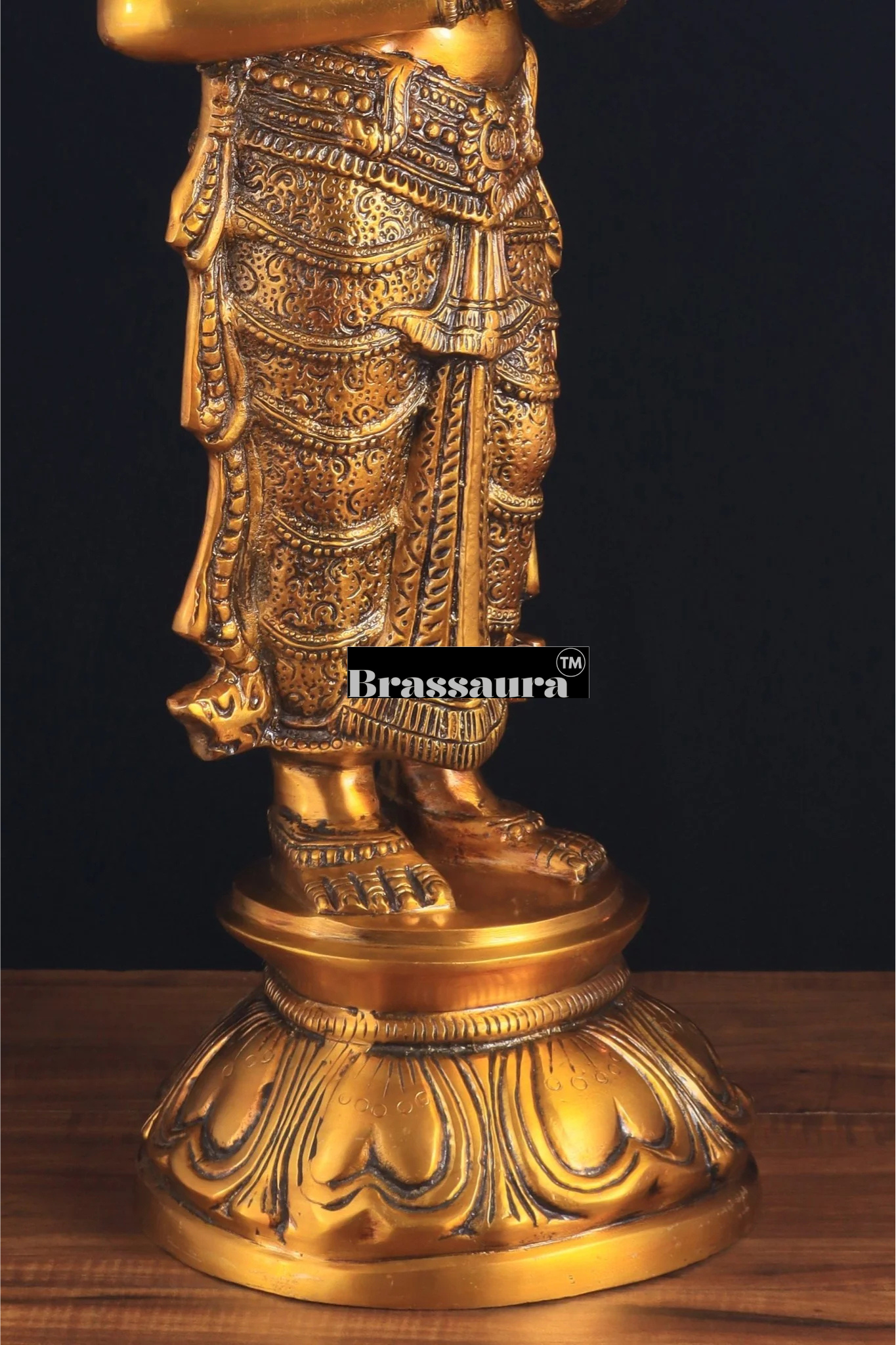 Brassaura™ Brass Welcome Namaste Lady Statue – Height 30.5 Inches & Weight 14.5 Kgs | Elegant Entrance & Home Décor