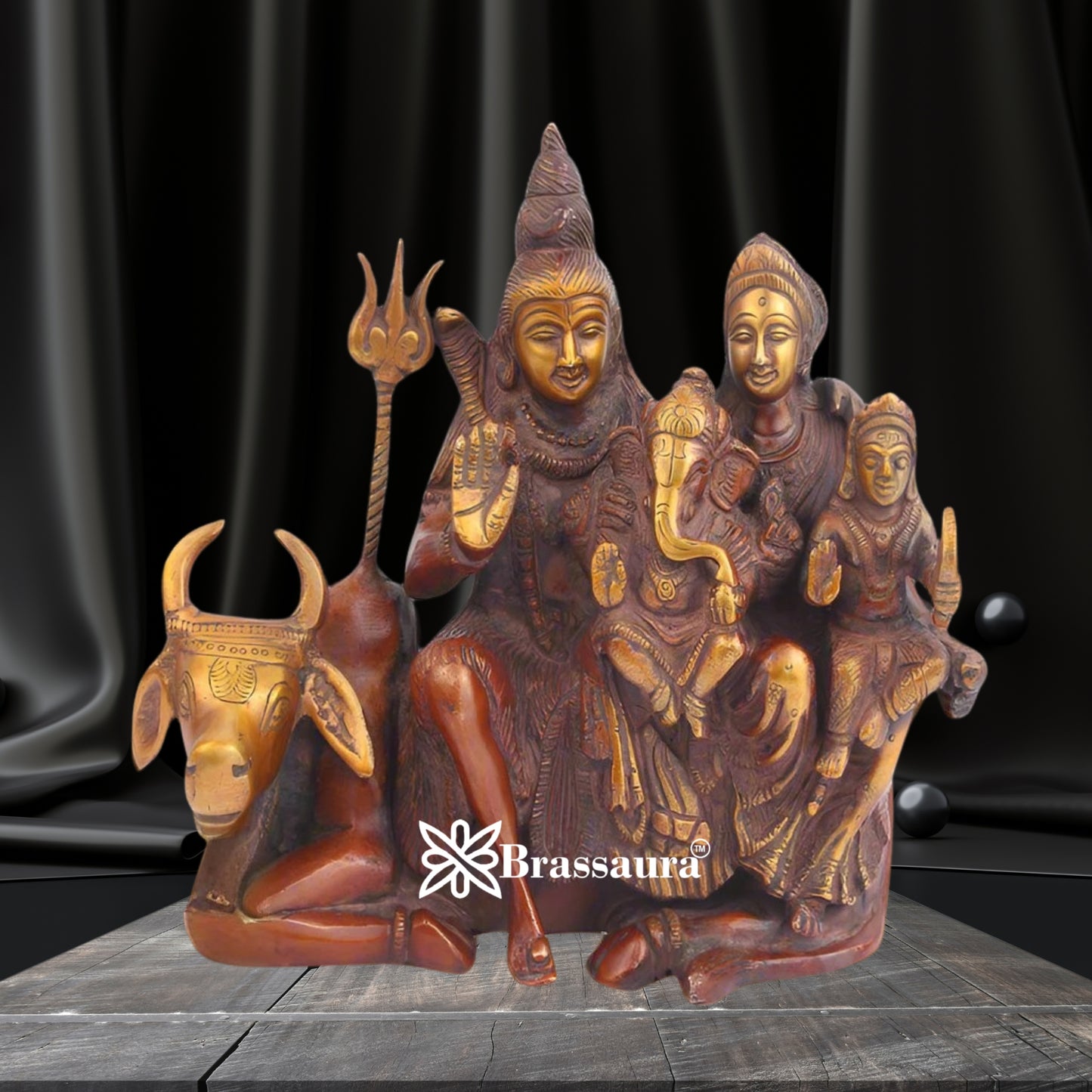 Brass Artistic Shiv Family  Weight 4 Kg & Height 8 Inch