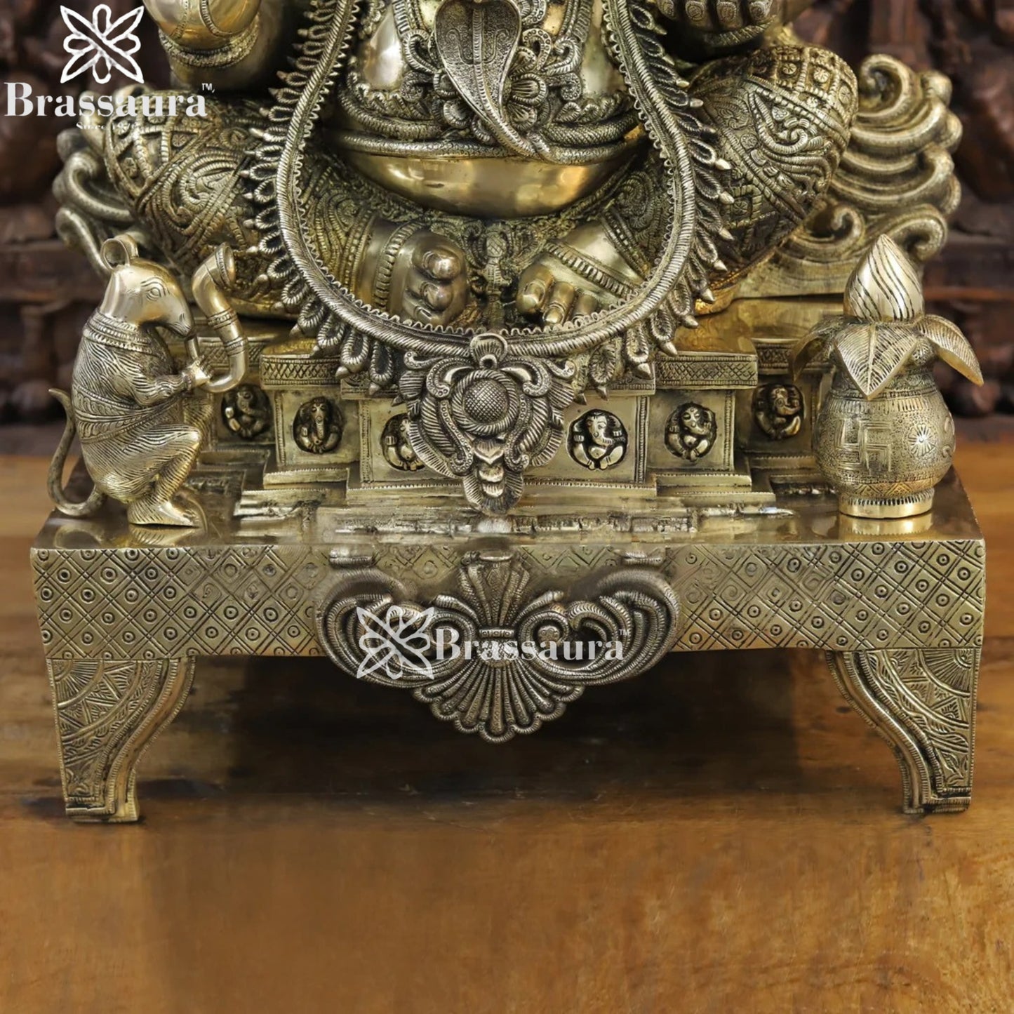 Brass Jewellery Ganesha Weight 60.5 Kg & Height 35 Inch