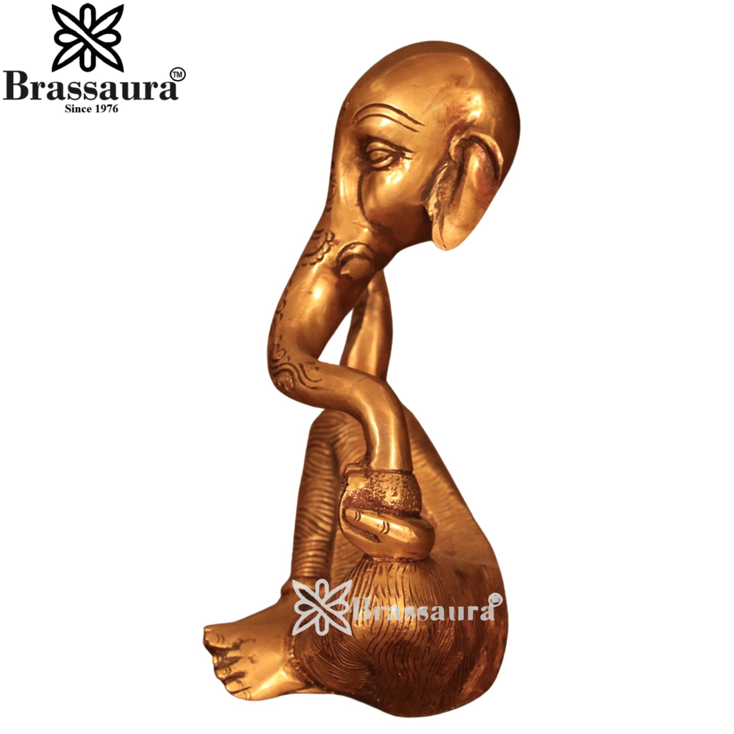 Brass Modern Ganesha Statue Weight 2.2 Kg And Height 8.2 Inch
