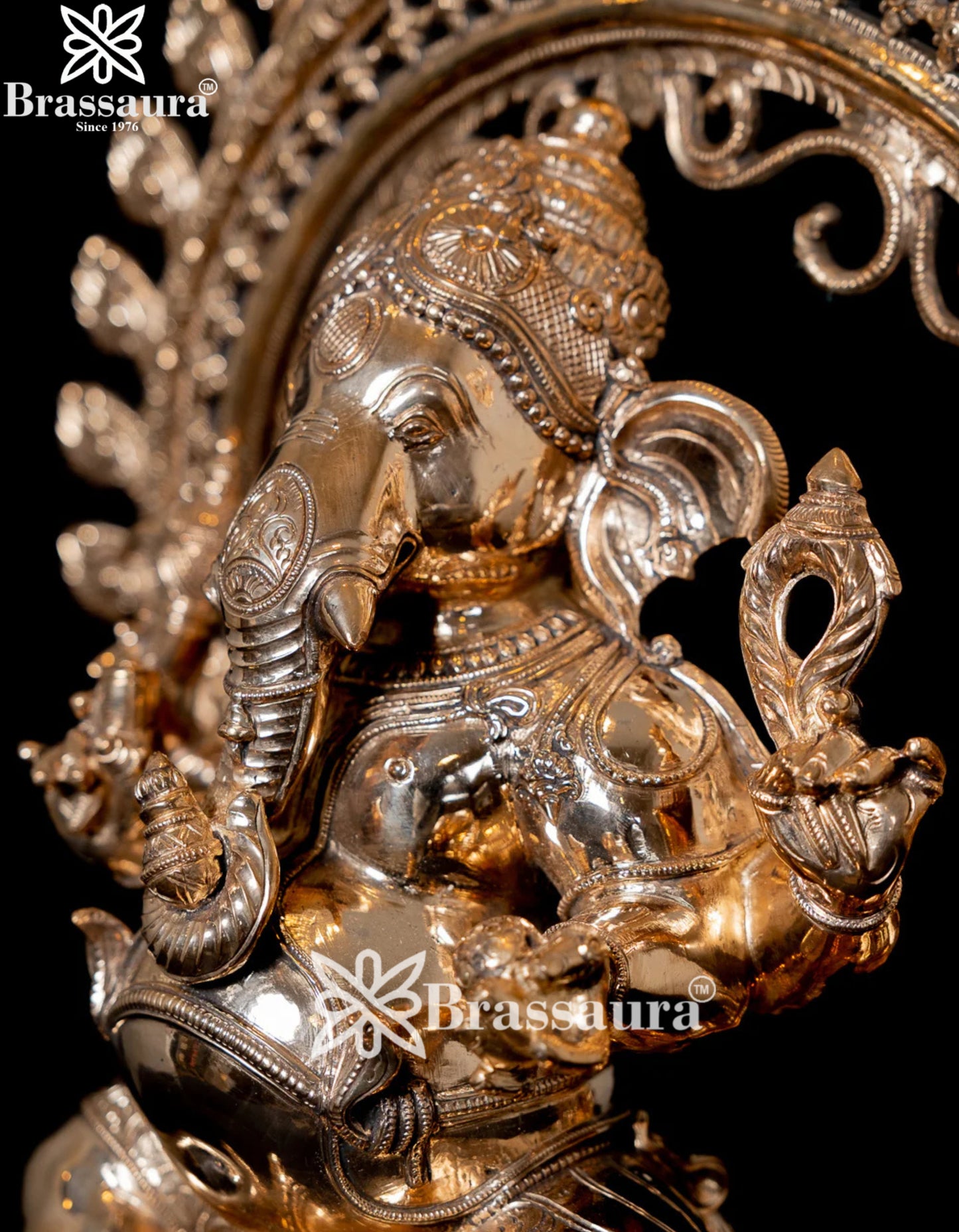 Bronze Ring Ganesha Statue Weight 22 Kg And Height 21 Inch