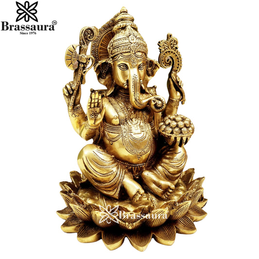 ब्रासौरा® सुपरफाइन ब्रास गणेश कमल पर विराजमान | जटिल हस्तनिर्मित प्रतिमा | ऊँचाई 11 इंच