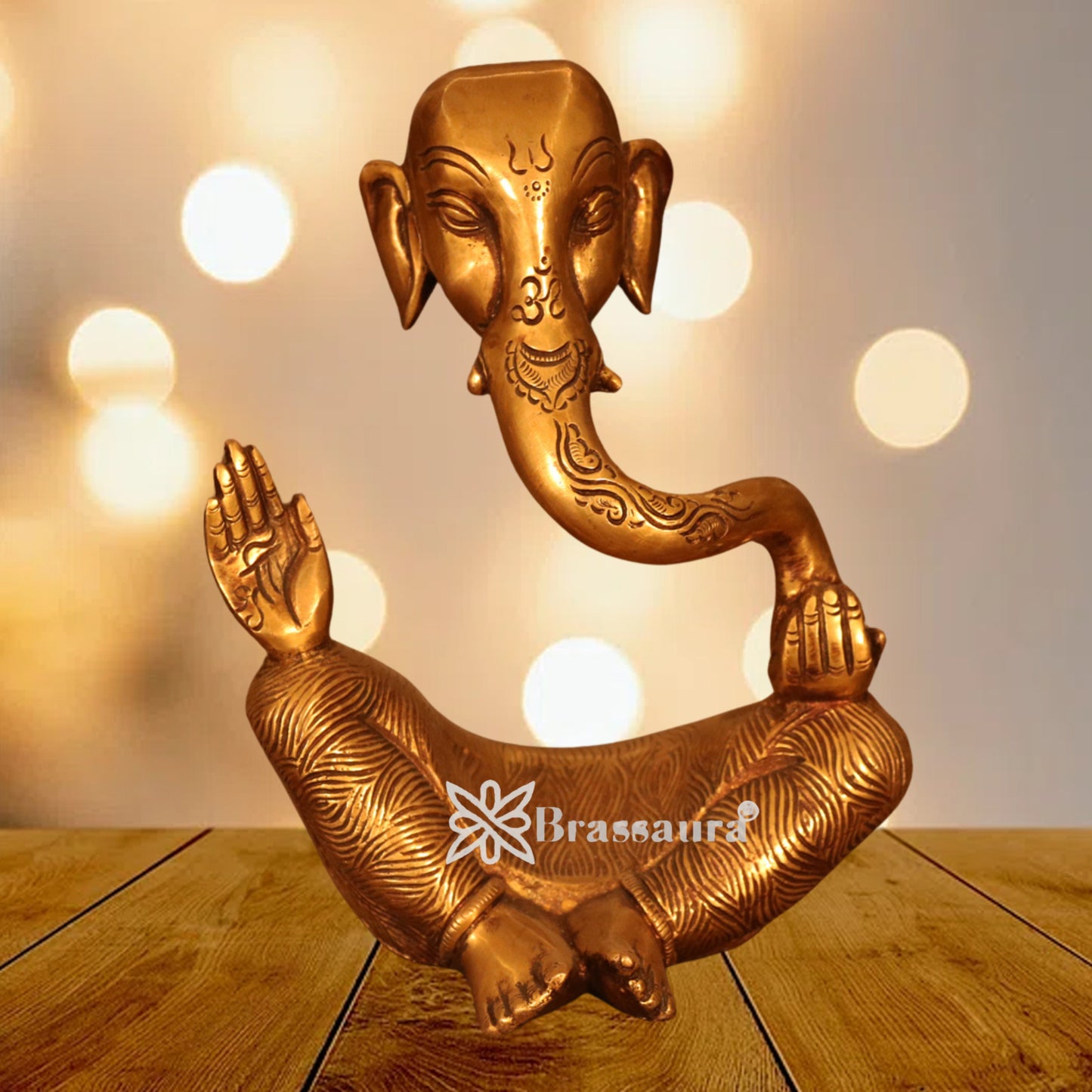 Brass Modern Ganesha Statue Weight 2.2 Kg And Height 8.2 Inch