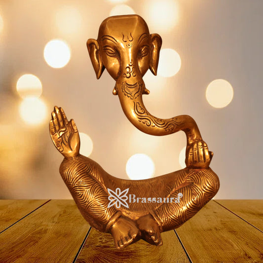Brass Modern Ganesha Statue Weight 2.2 Kg And Height 8.2 Inch