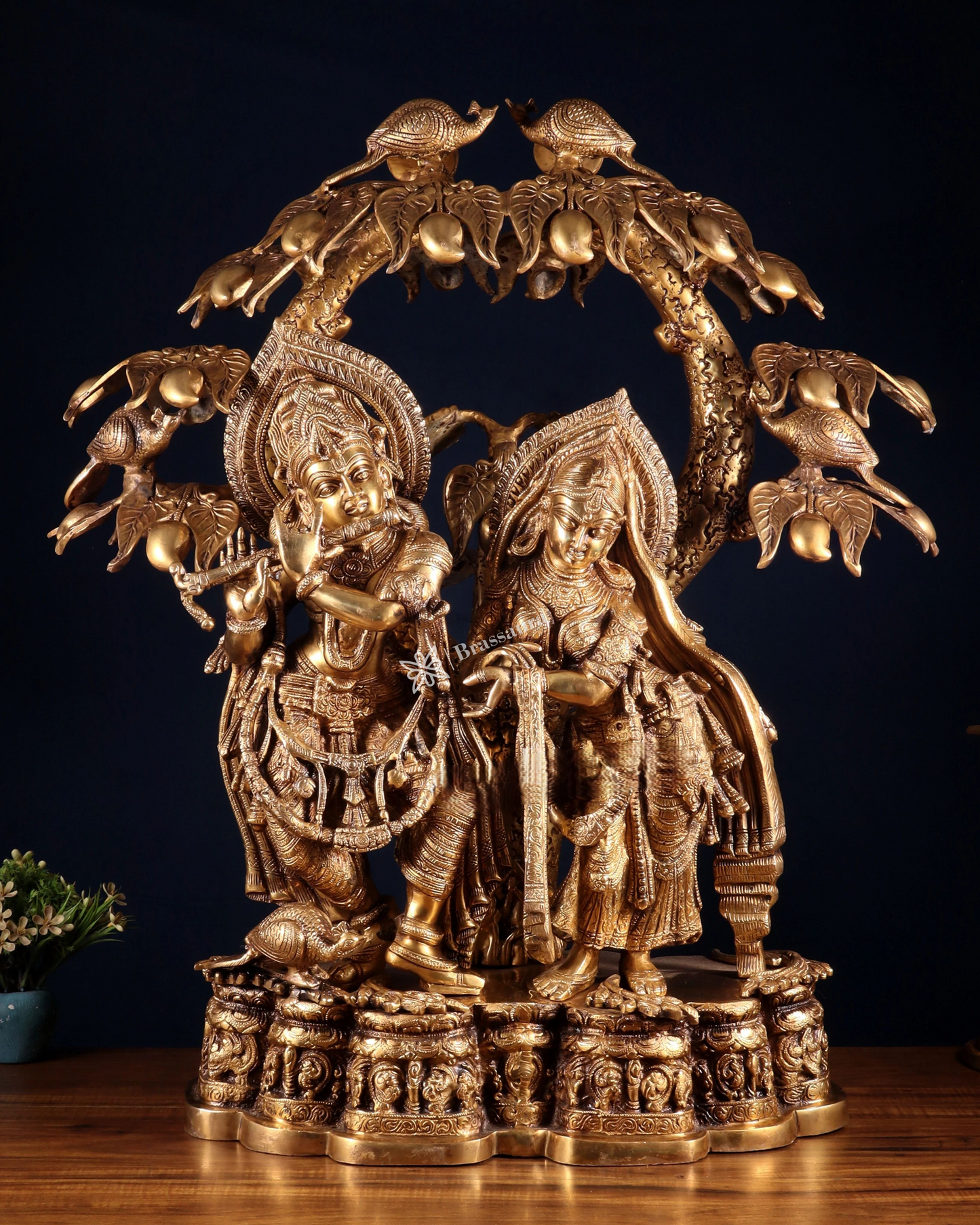 Brassaura™ Majestic Brass Radha Krishna Sculpture – Height 30 Inches & Weight 52.5 Kgs | Vintage Temple-Style Devotional Statue
