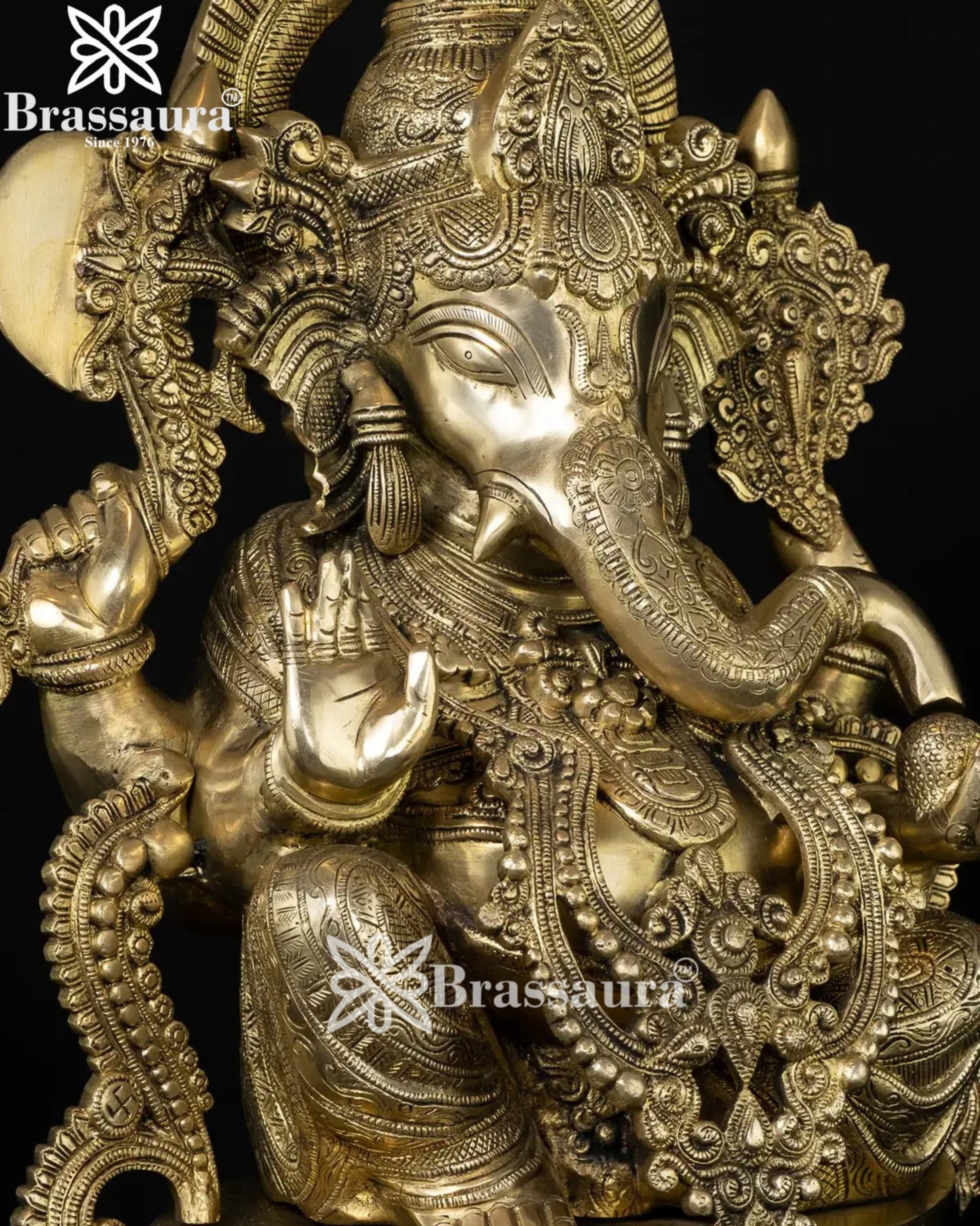 Brass Jewellery Work Ganesha Statue Weight 30 Kg And Height 22.5 Inch