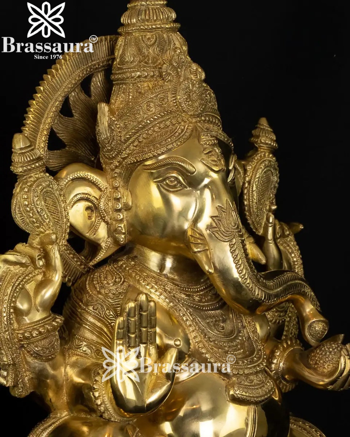 Brass Ganesha Statue Weight 21 Kg And Height 19.5 Inch