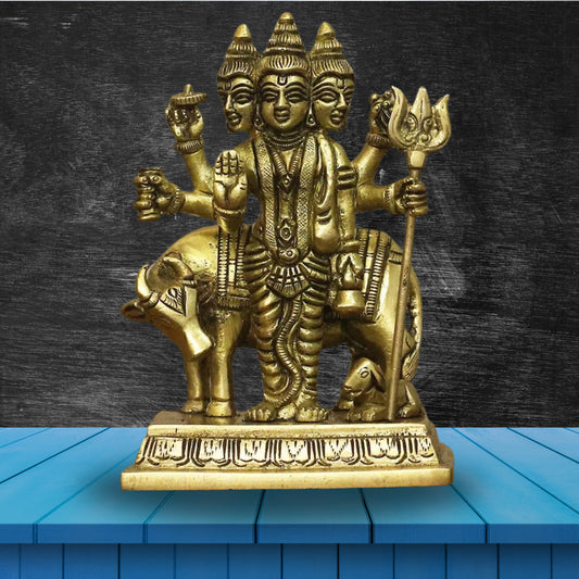 Brass Dattatreya Statue Weight .9 Kg And Height 5 Inch