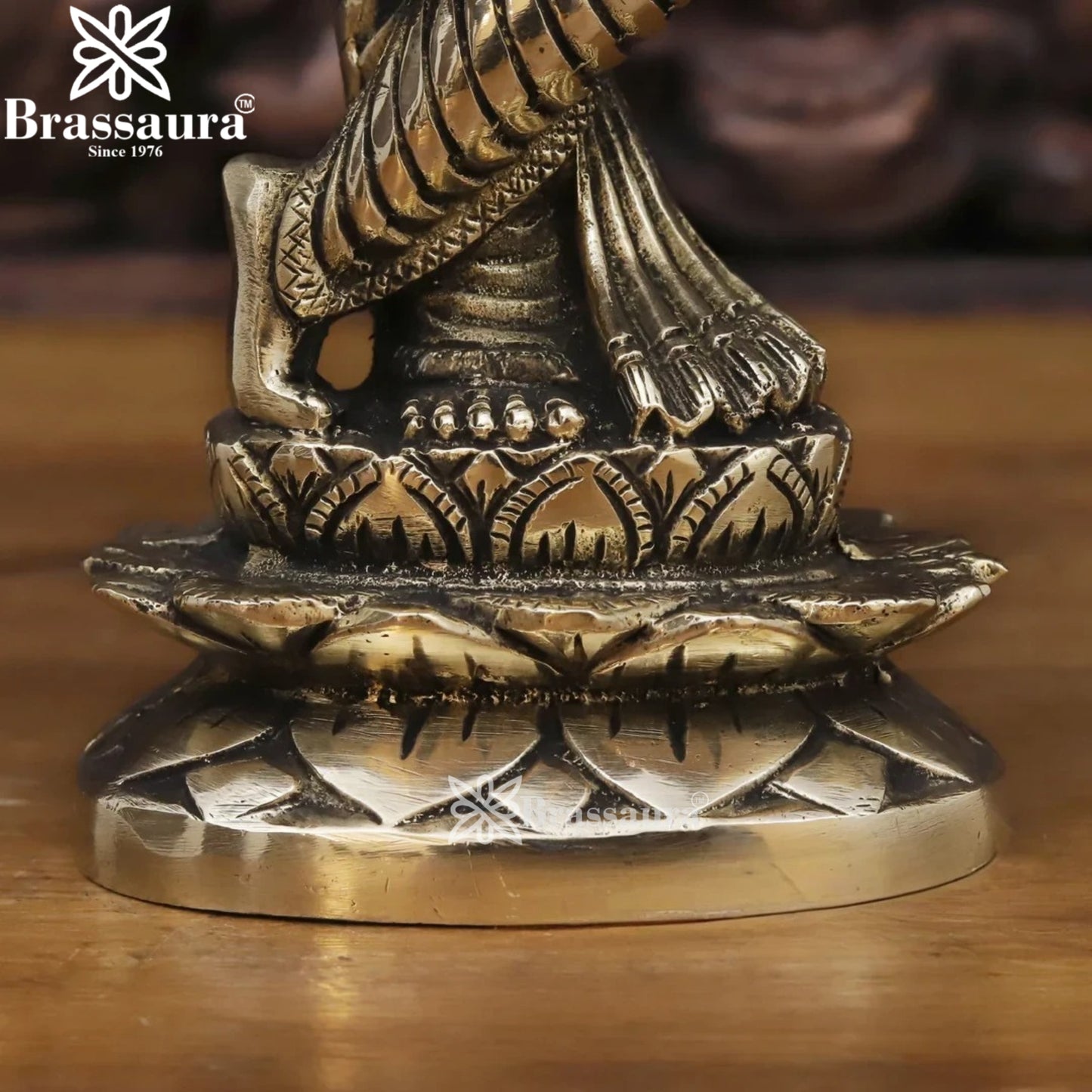 Brass Krishna Murti Weight 2.92 Kg And Height 11.5 Inch