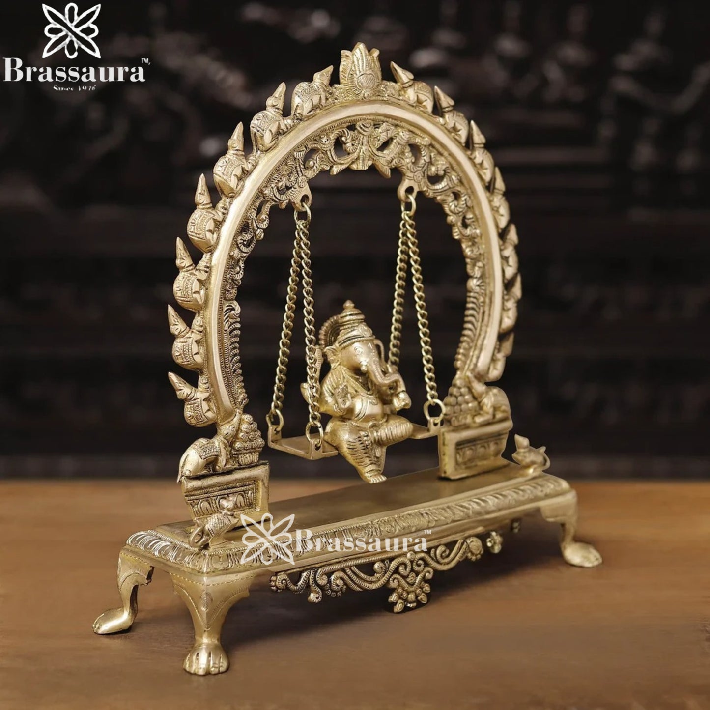 Brass Golden Ganesha Jhula Weight 5.4 Kg & Height 15.5 Inch