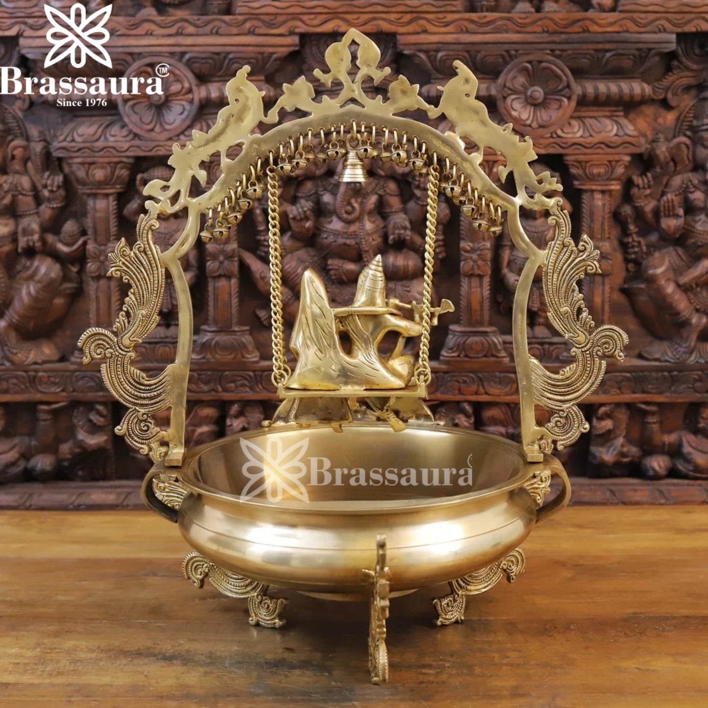 Brass Radha Krishna Urli Statue Weight 14.06 Kg And Height 23.5 Inch