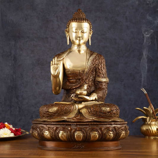 Brassaura™ Brass Elegant Buddha Idol – Height 17 Inches, Weight 11 Kgs