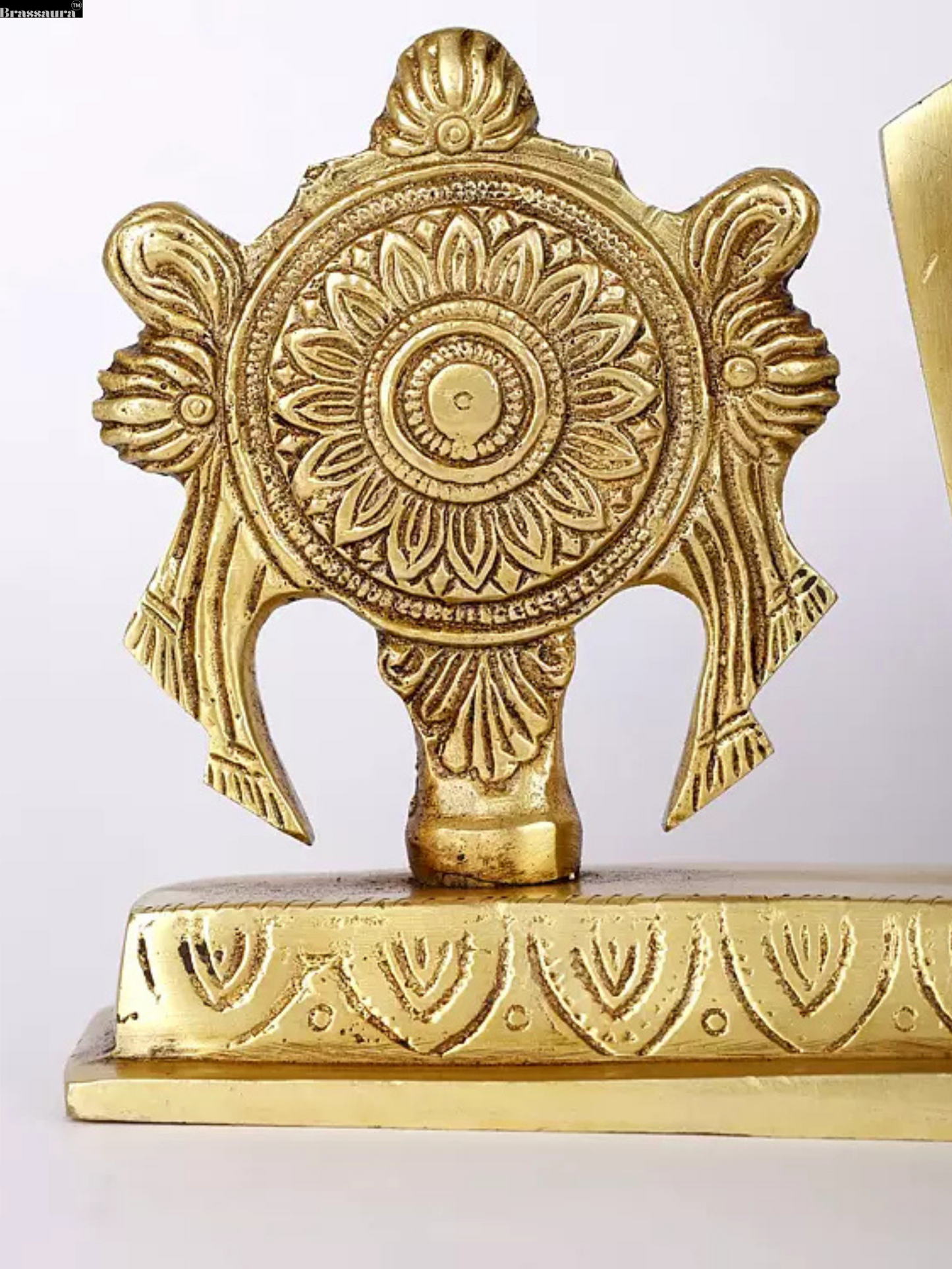 Brassaura™ Vaishnava Symbols Brass – Height 3.94 inches | Weight 0.85 kgs