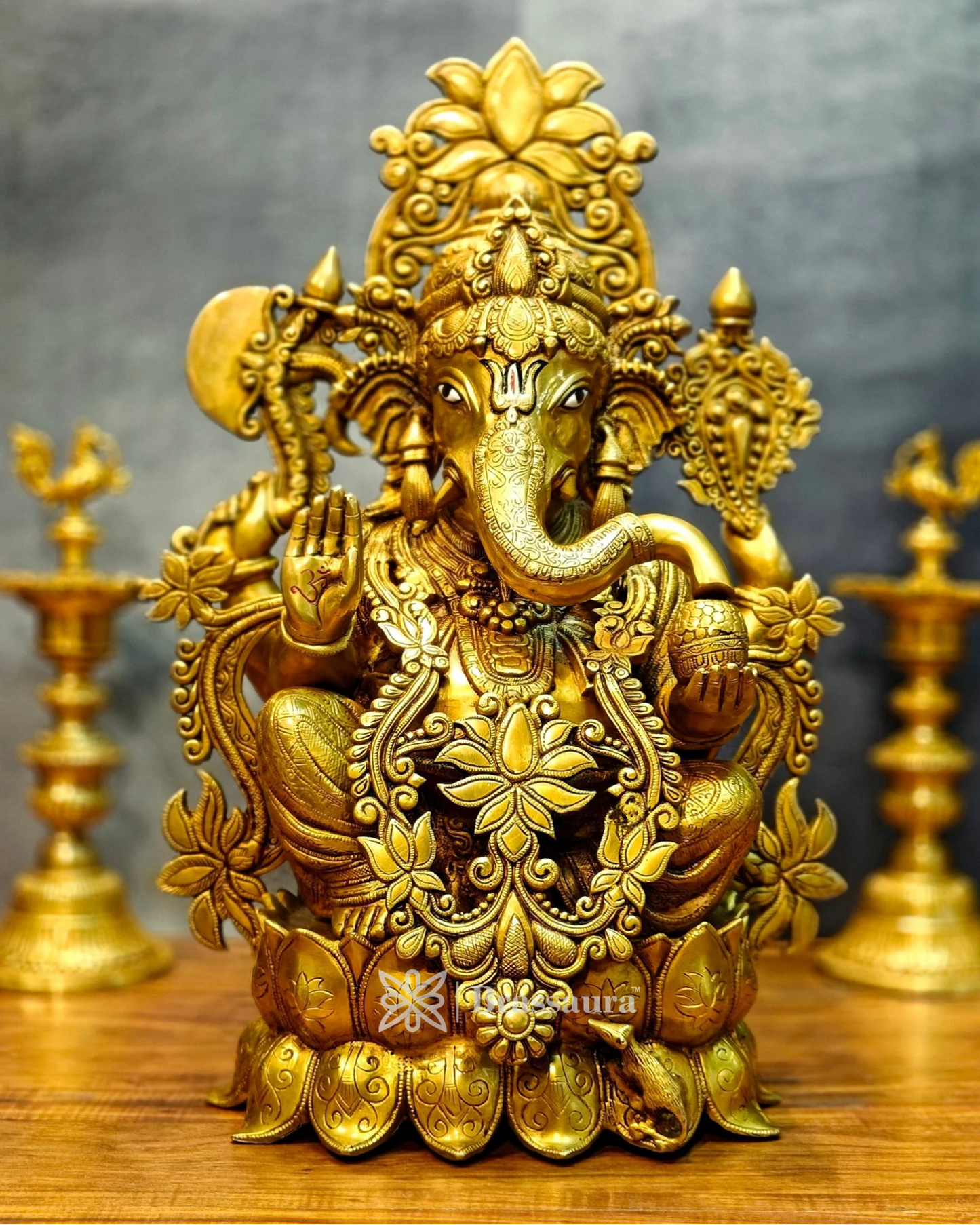 Brassaura™ Superfine Brass Lord Ganesha with Lotus – Height 23.5 Inches, Weight 32 Kgs | Majestic Temple Idol