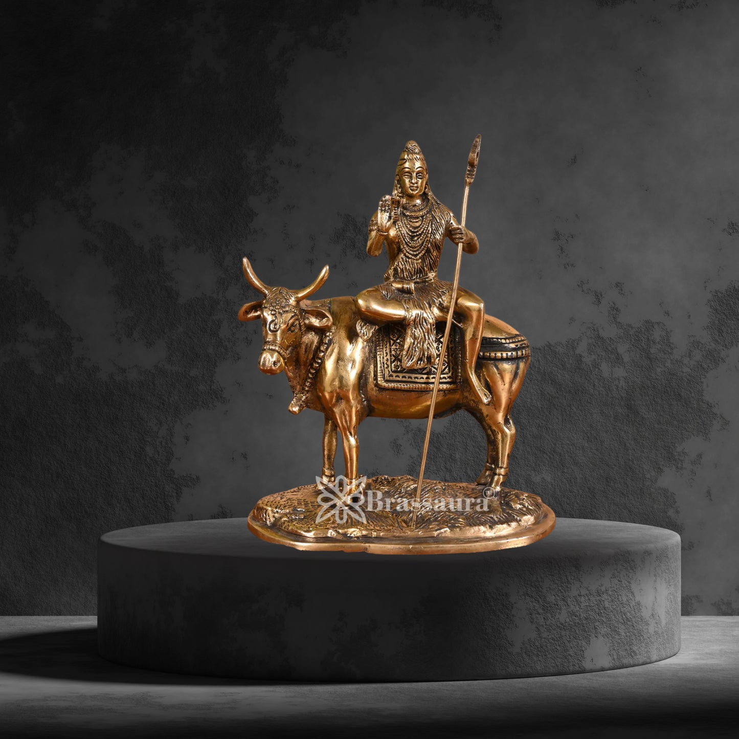 Brass Lord Shiva Sitting on Nandi Statue Weight 3.2 Kg And Height 8.5 Inch