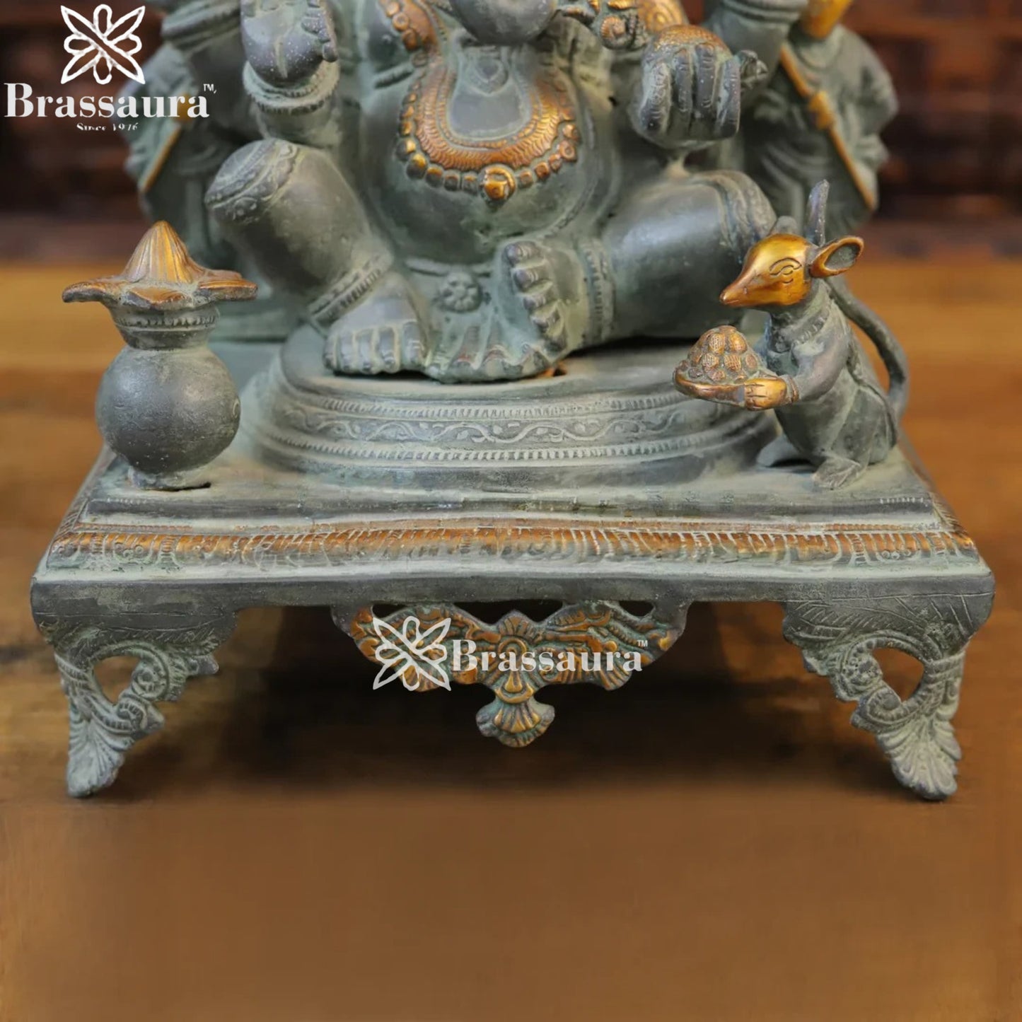 Brass Vintage Ring Ganesha Weight 11.5 Kg & Height 17.5 Inch