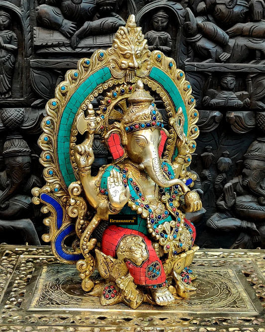 ब्रासोरा® कमल के सिंहासन पर शुद्ध पीतल की गणपति प्रतिमा प्रभावाली के साथ – 15.5 इंच ऊँचाई | मीनाकारी स्टोनवर्क