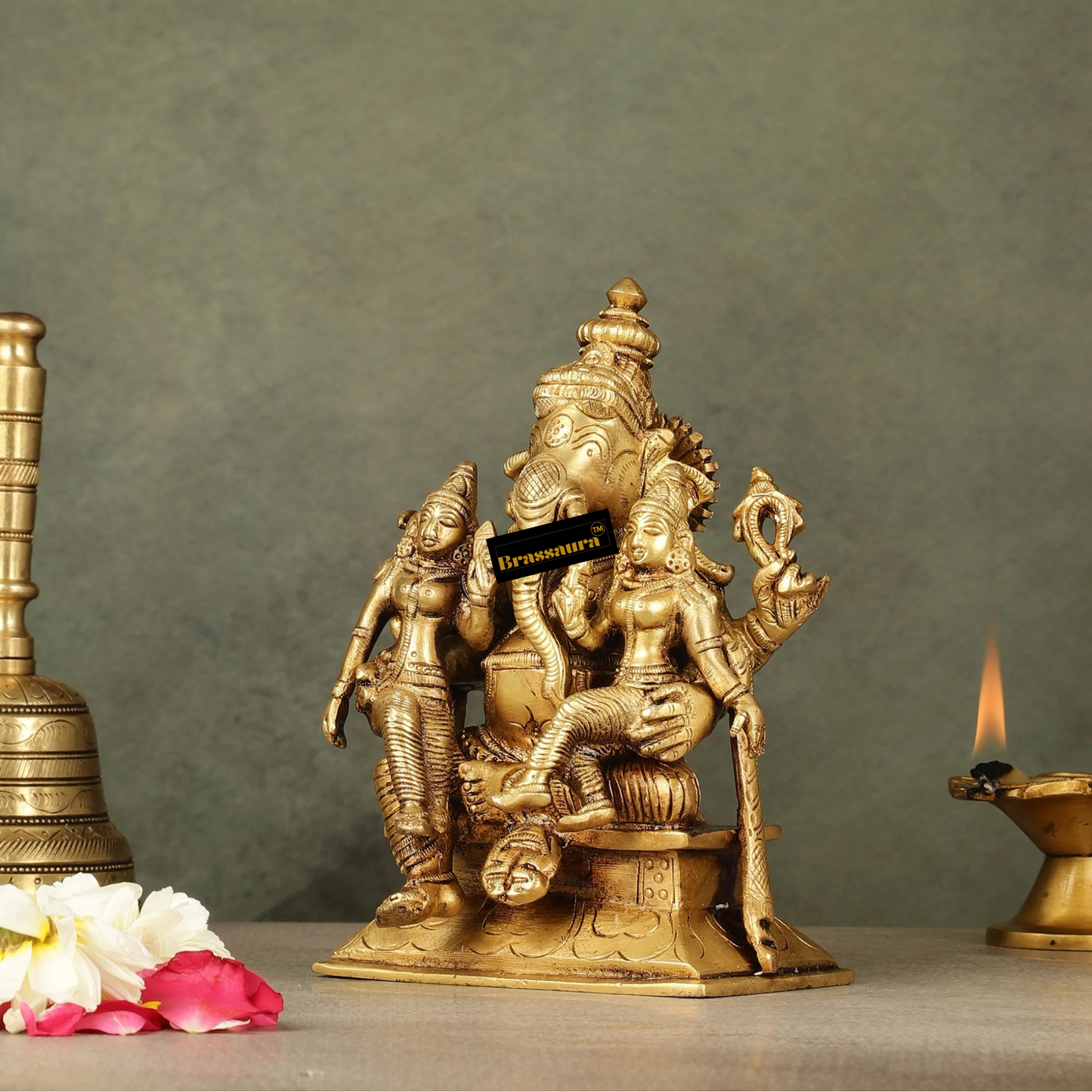 Brassaura™ Pure Brass Ganesha with Riddhi Siddhi – Height 7 Inches, Weight 2.5 Kgs | Auspicious Idol