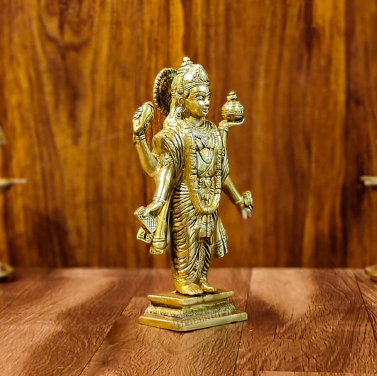 Brassaura™ Lord Dhanvantari Brass Statue – 10 Inches Height, 2.7 Kgs Weight | Symbol of Healing & Ayurveda