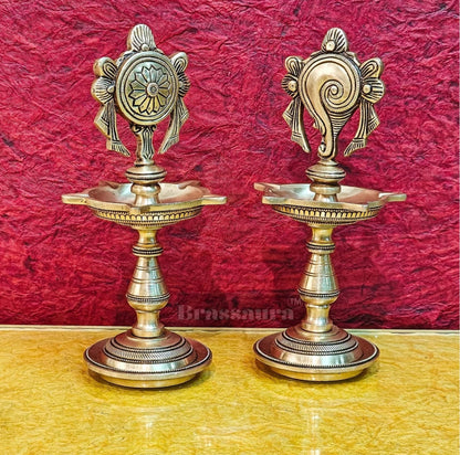 Brassaura™ Brass Shankhu Chakra Panchdeepam Oil Lamps – Height 9 Inches | Pair of 5-Wick Lamps, 2.5 Kgs