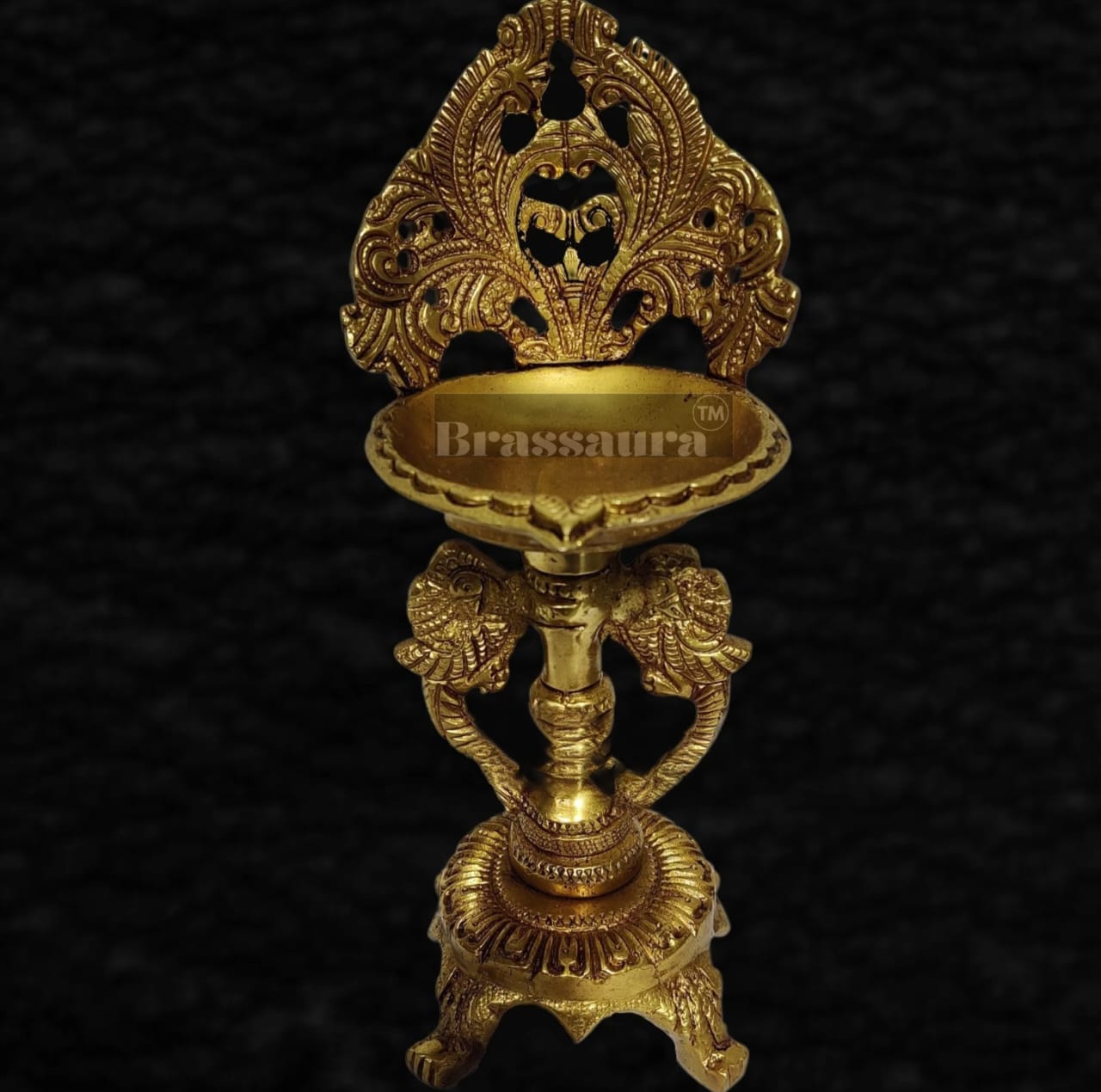 Brassaura™ Brass Decorative Piece – Height 9 Inches, Width 3 Inches, Depth 3.5 Inches & Weight 1.2 Kgs
