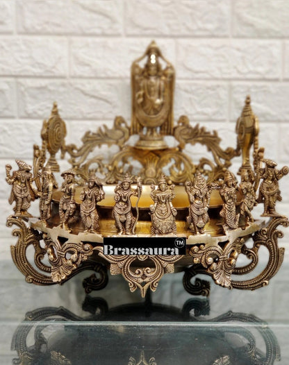 It's a large Traditional Urli with Lord tirupati balaji and 10 incarnations of Lord Vishnu. Material: Superfine Brass Height 16.5 inches Width 17 inches Depth 17 inches Weight 15 kgs