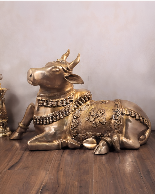 ब्रासौर™ उत्कृष्ट पीतल की प्राचीन बड़ी नंदी प्रतिमा – ऊँचाई 21.5 इंच और वज़न 30 किलोग्राम | पारंपरिक मंदिर की सजावट