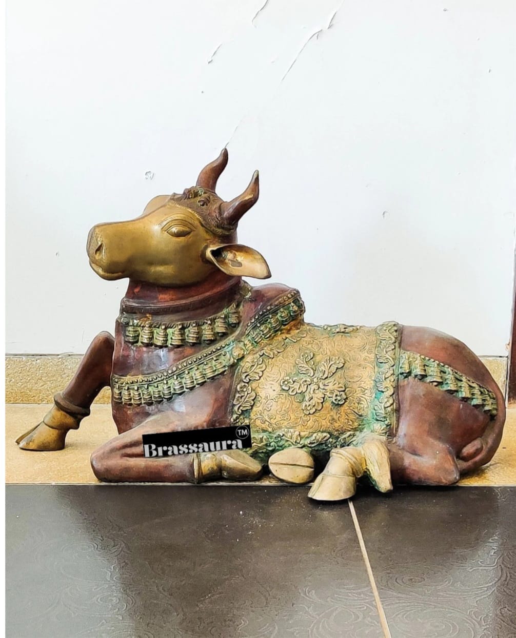 Brassaura™ Antique Brass Large Nandi Sculpture – Height 21.5 Inches & Weight 30 Kgs | Traditional Temple Idol