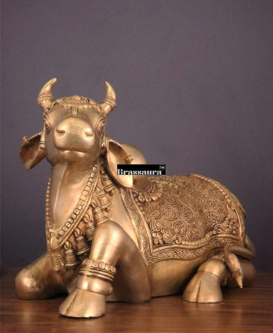 Brassaura® Handcrafted Brass Nandi Idol – Height 14.5 Inches & Weight 20 Kgs | Vintage Patina Finish